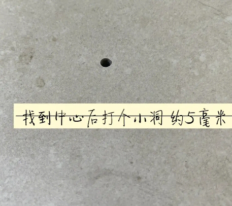 凌云瓷砖空鼓维修公司专业解答在瓷砖铺贴过程中，如果砂料搅拌不均匀，将会带来以下问题